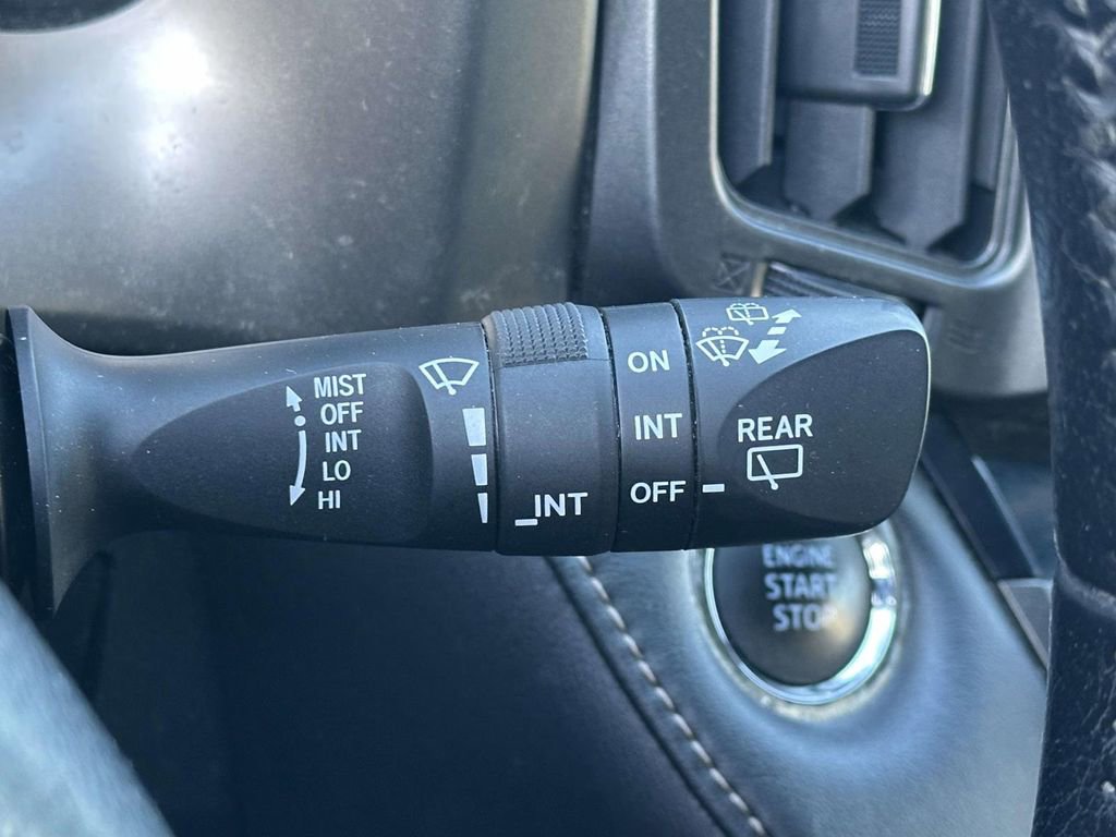 Used 2015 Toyota RAV4 Limited image 25