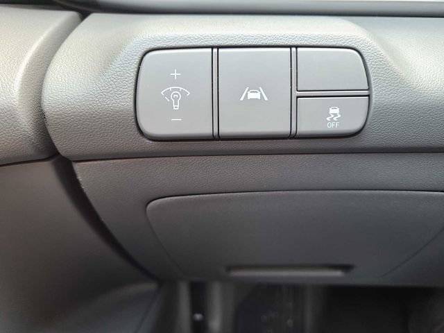 Used 2023 Hyundai Elantra SEL image 25