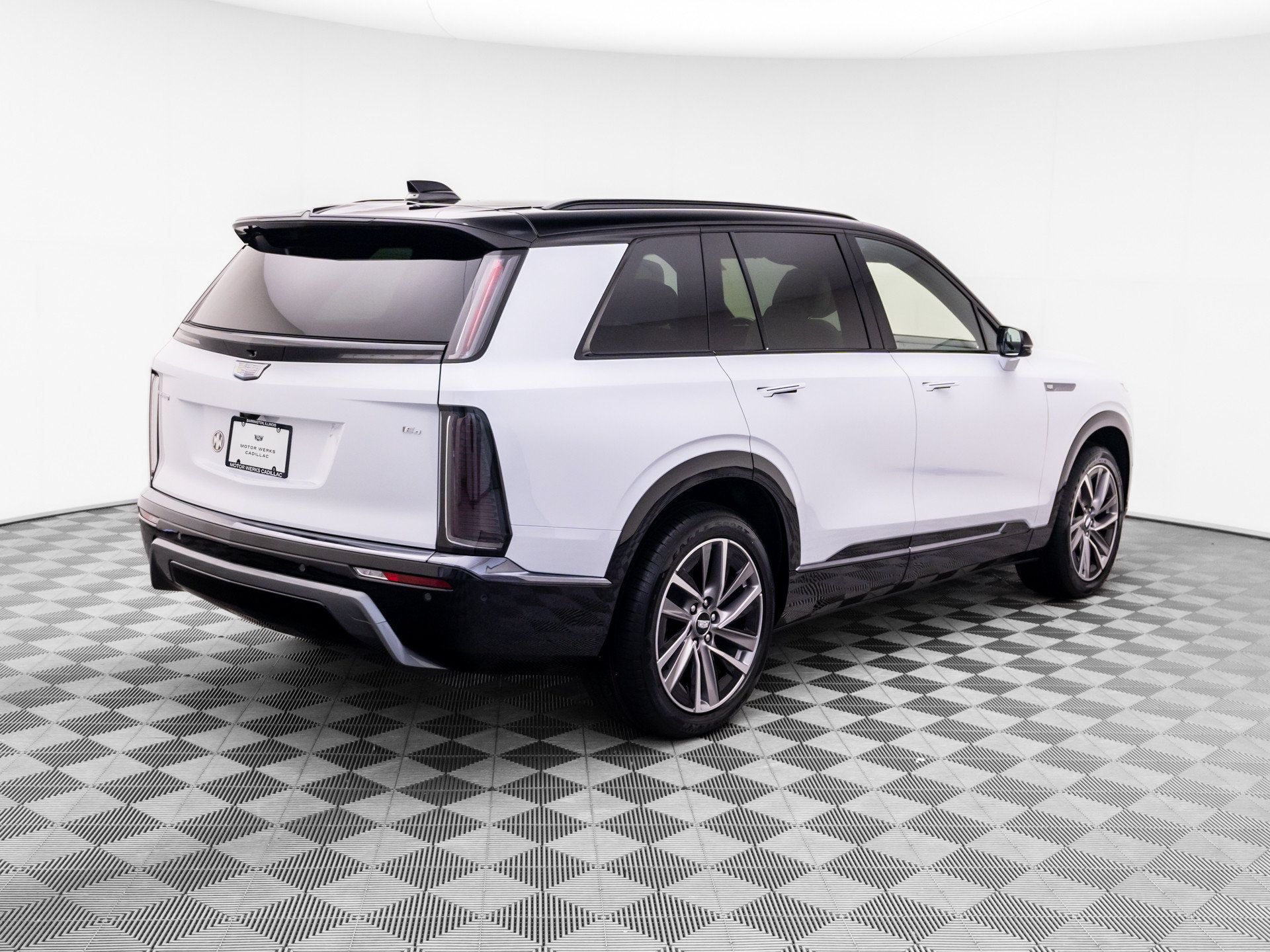 New 2027 Cadillac Vistiq Sport w/ LPO, Floor Liner Package AWD/4WD image 5