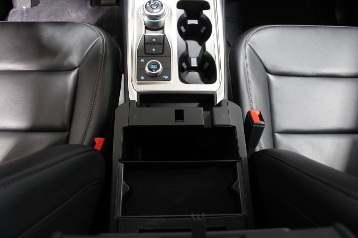 Used 2023 Ford Explorer XLT w/ Equipment Group 202A image 29