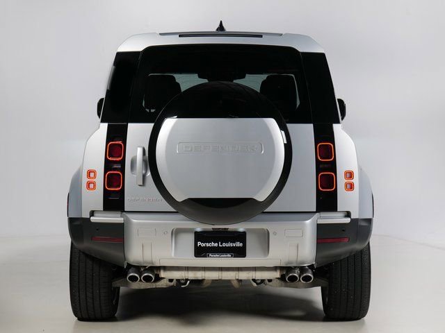Used 2024 Land Rover Defender 110 SE AWD/4WD image 10