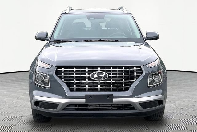 Used 2026 Hyundai Venue SEL FWD image 2