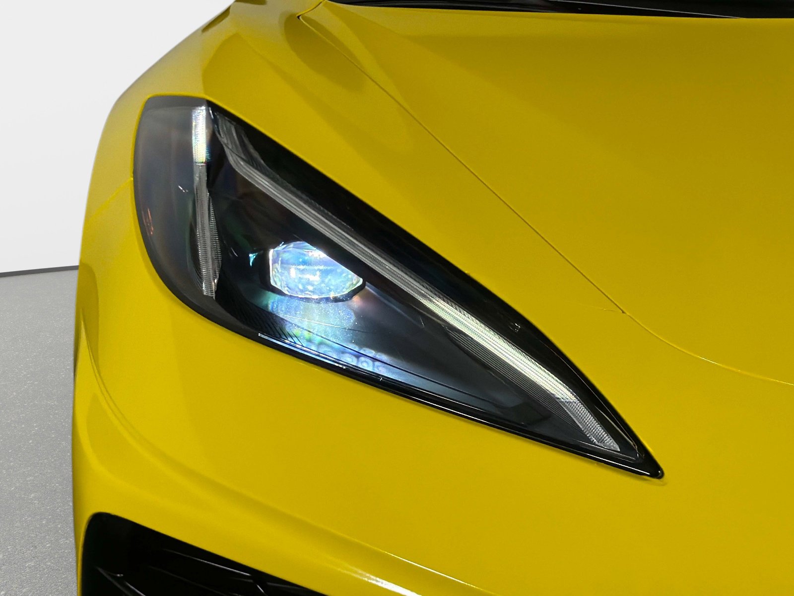 Used 2022 Chevrolet Corvette Stingray Preferred Conv w/ Battery Protection Package RWD image 9