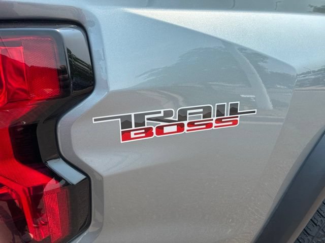 Used 2024 Chevrolet Colorado Trail Boss w/ Technology Package AWD/4WD image 7