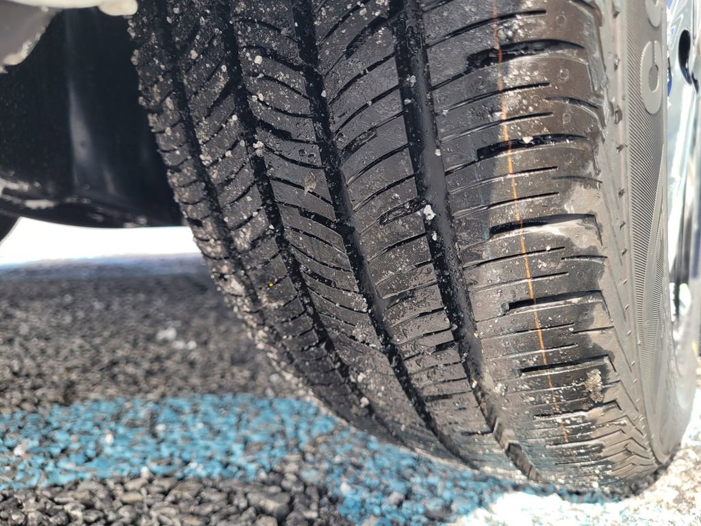 New 2025 Nissan Versa SR w/ Trunk Package image 12