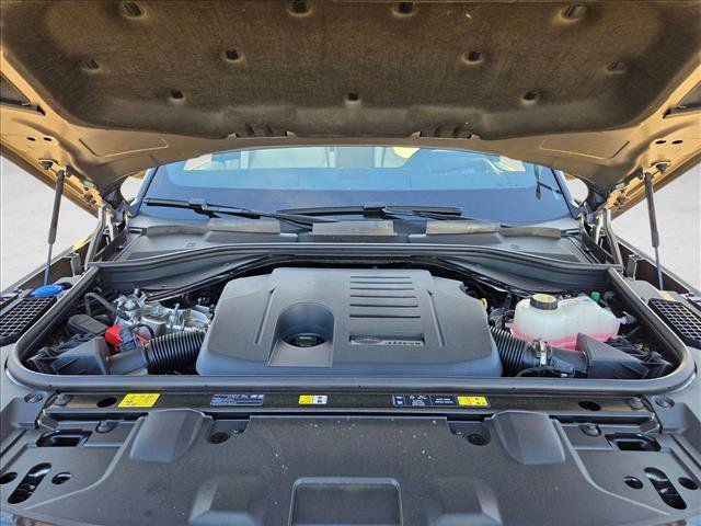 New 2026 Land Rover Range Rover SE image 17