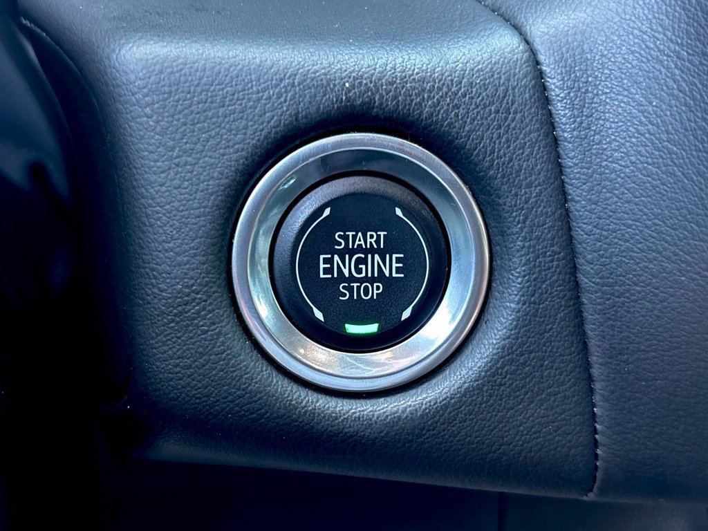 Used 2024 Chevrolet Suburban RST RWD image 17