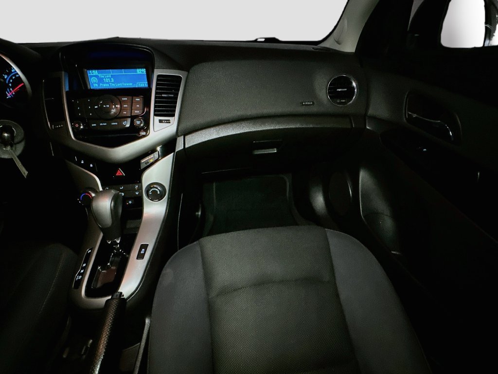 Used 2014 Chevrolet Cruze LT FWD image 29