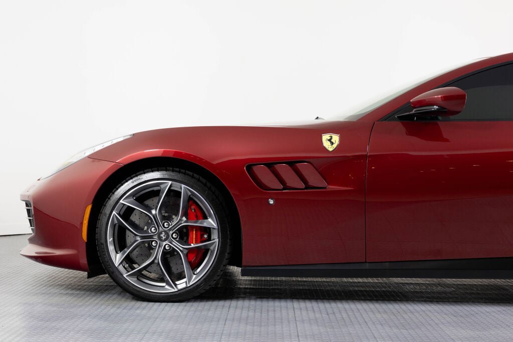 Certified 2019 Ferrari GTC4Lusso T RWD image 14