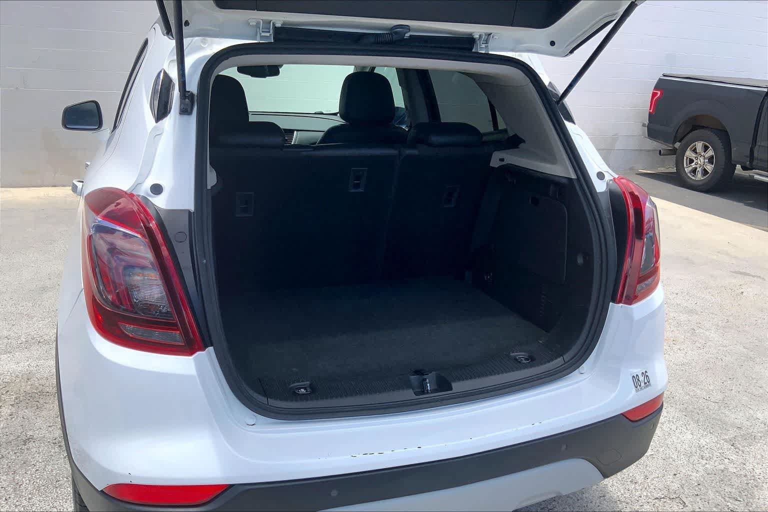 Used 2021 Buick Encore Preferred w/ Safety Package II FWD image 18