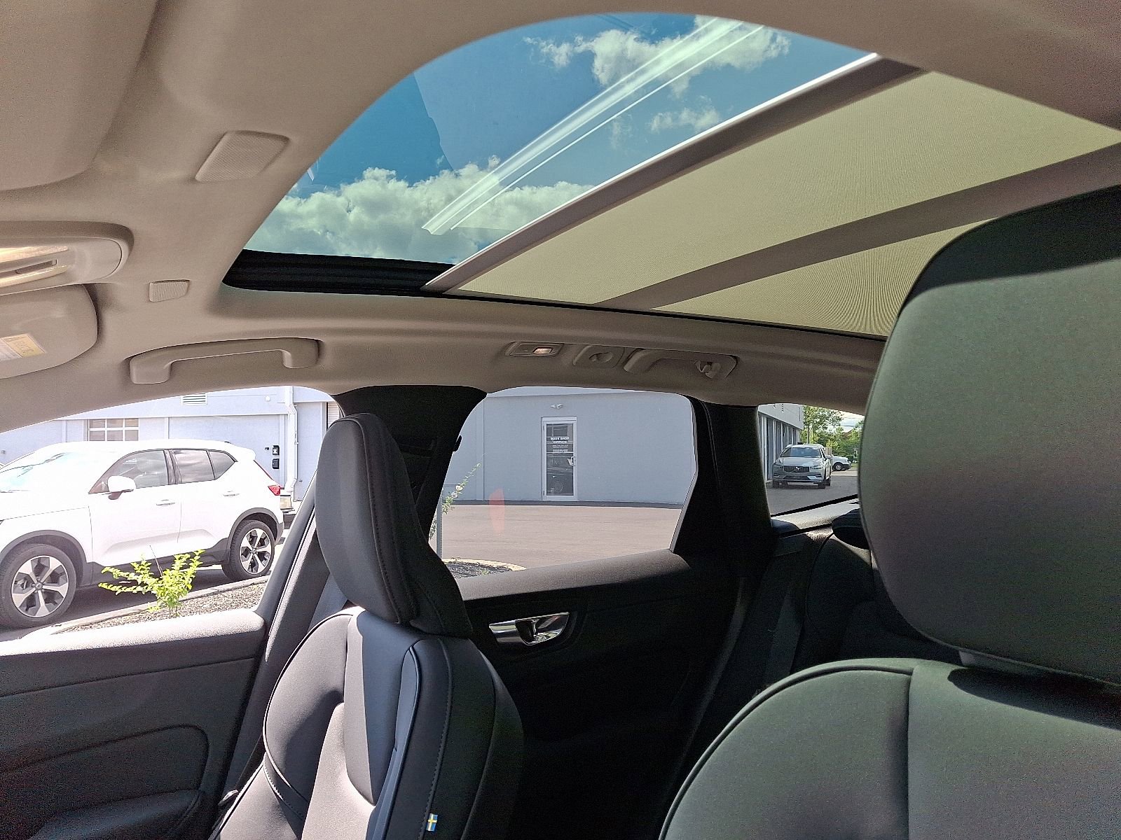 New 2026 Volvo XC60 B5 Plus w/ Protection Package Premier image 14