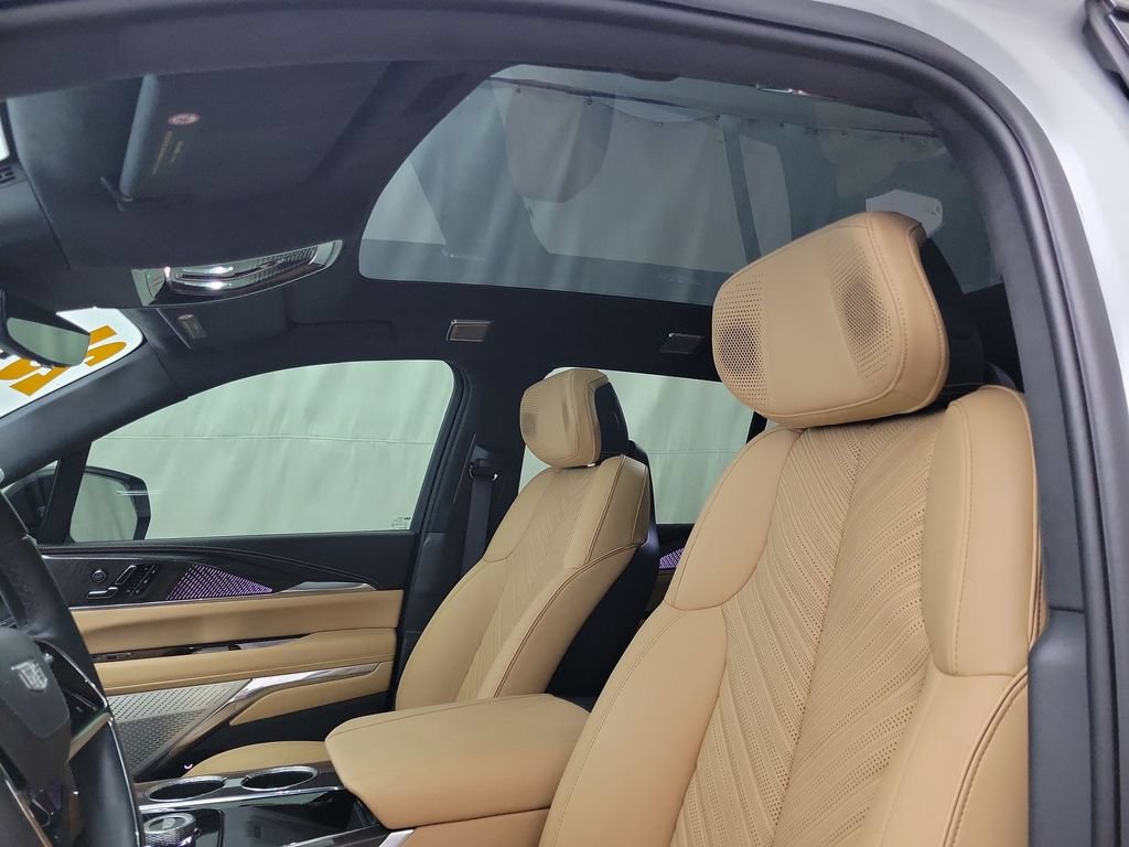 Used 2025 Cadillac Escalade IQ Sport 2 AWD/4WD image 11