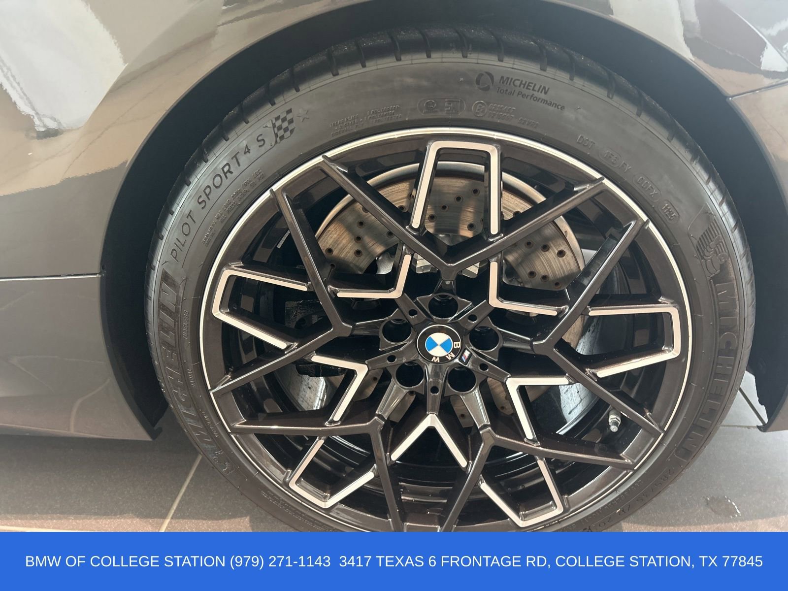 Used 2025 BMW M8 Competition w/ M Carbon Exterior Package AWD/4WD image 9