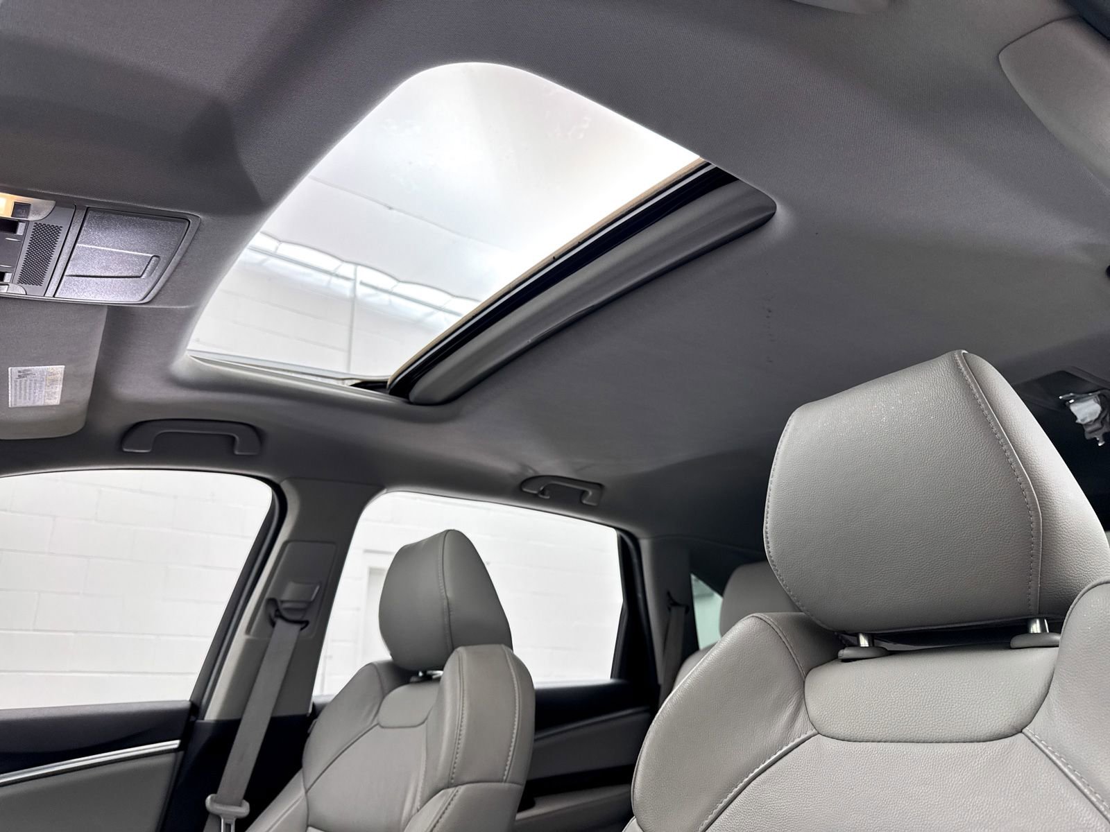 Used 2020 Acura MDX FWD image 3