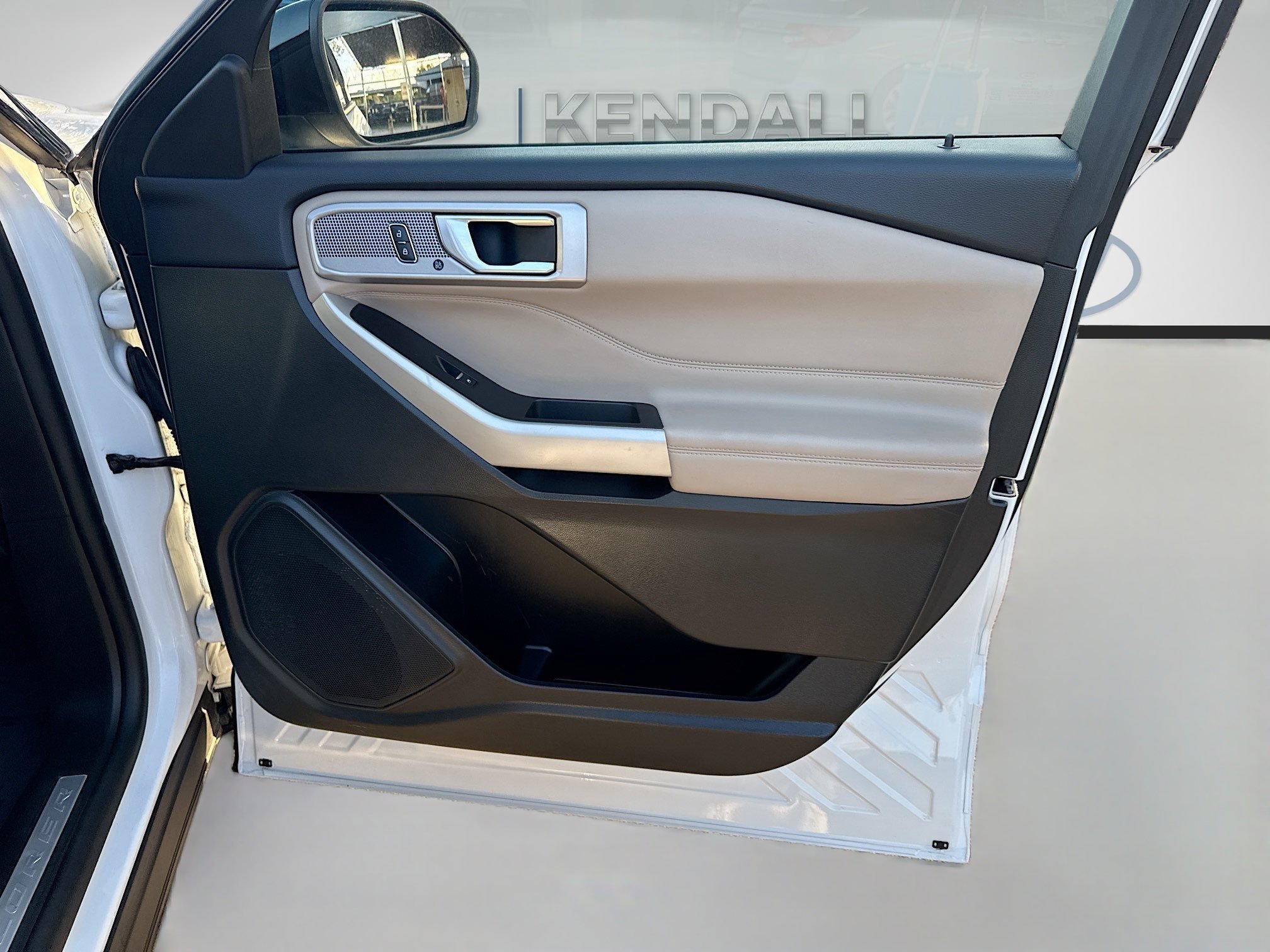 Used 2024 Ford Explorer Limited image 32