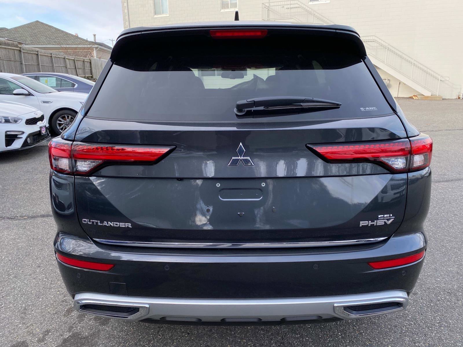 New 2025 Mitsubishi Outlander 4WD Plug-In Hybrid image 4