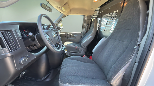 Used 2025 Chevrolet Express 2500 w/ Driver Convenience Package RWD image 21