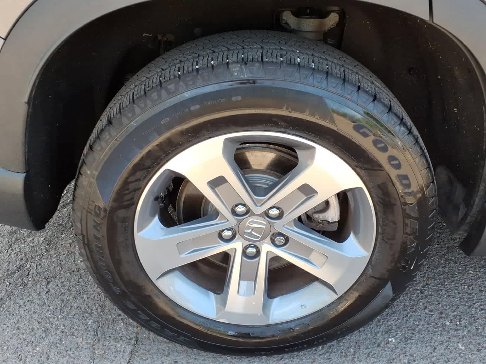 Used 2025 Honda Pilot EX-L image 8