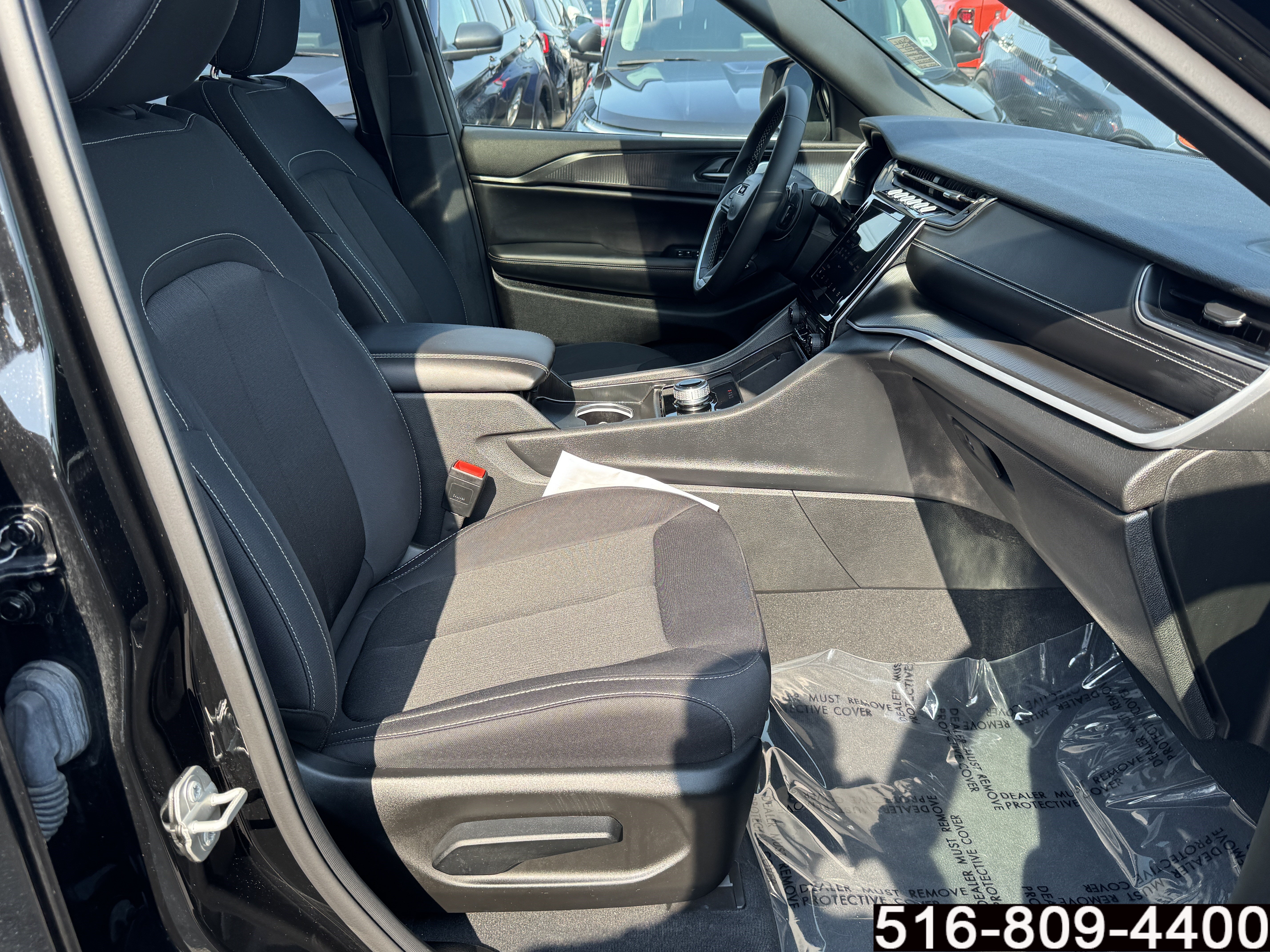 Used 2024 Jeep Grand Cherokee L Laredo AWD/4WD image 31