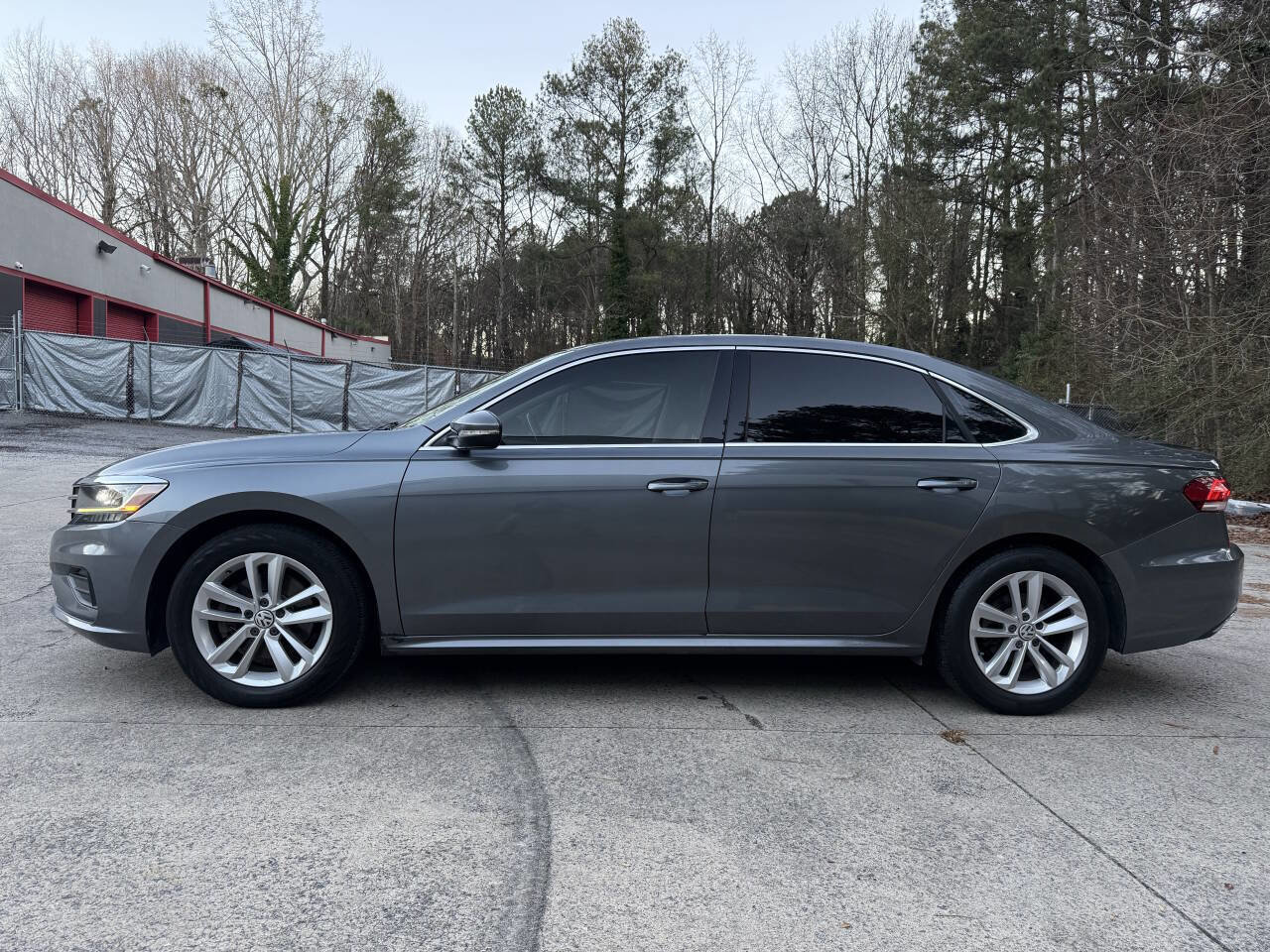 Used 2020 Volkswagen Passat 2.0T SE image 2