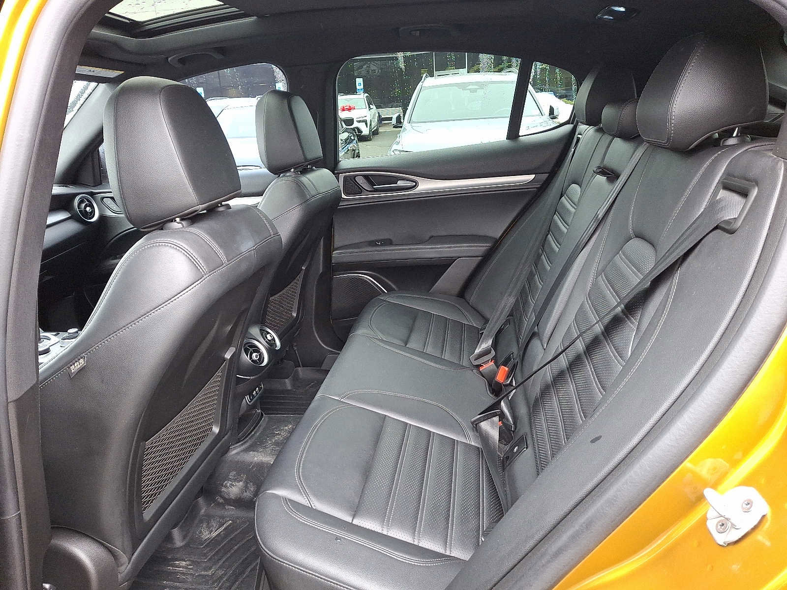 Used 2022 Alfa Romeo Stelvio Veloce image 11