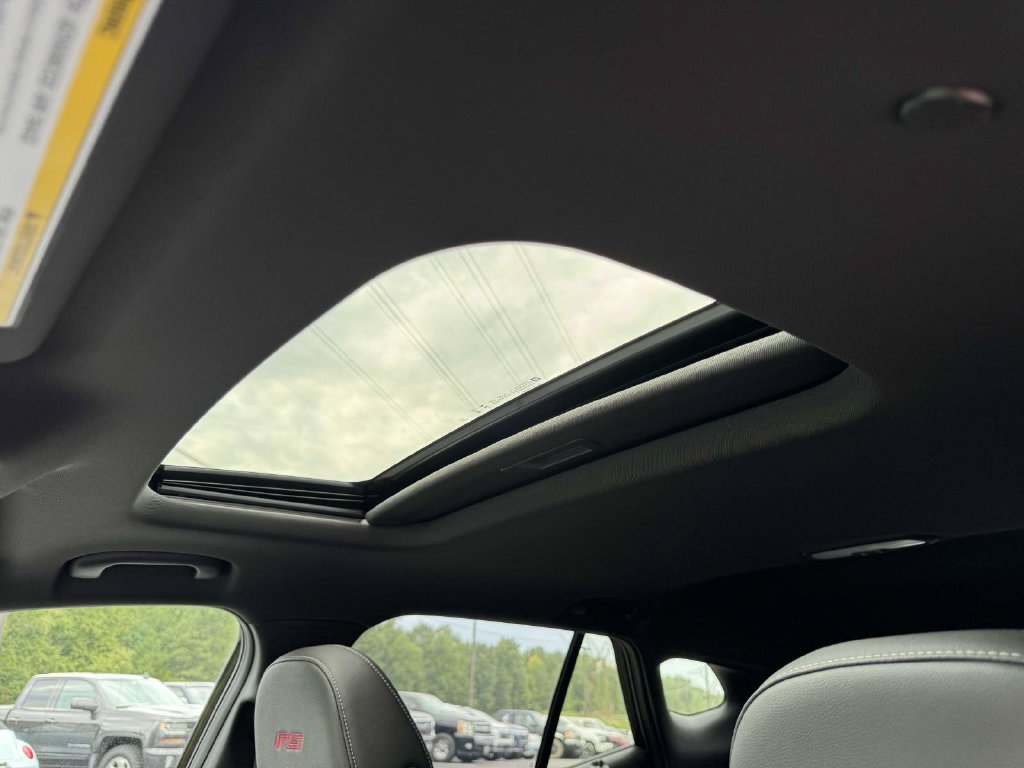 New 2026 Chevrolet Trax RS w/ Sunroof Package FWD image 21