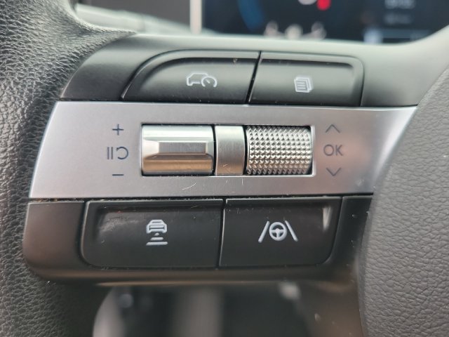 Used 2025 Hyundai Sonata SEL FWD image 31