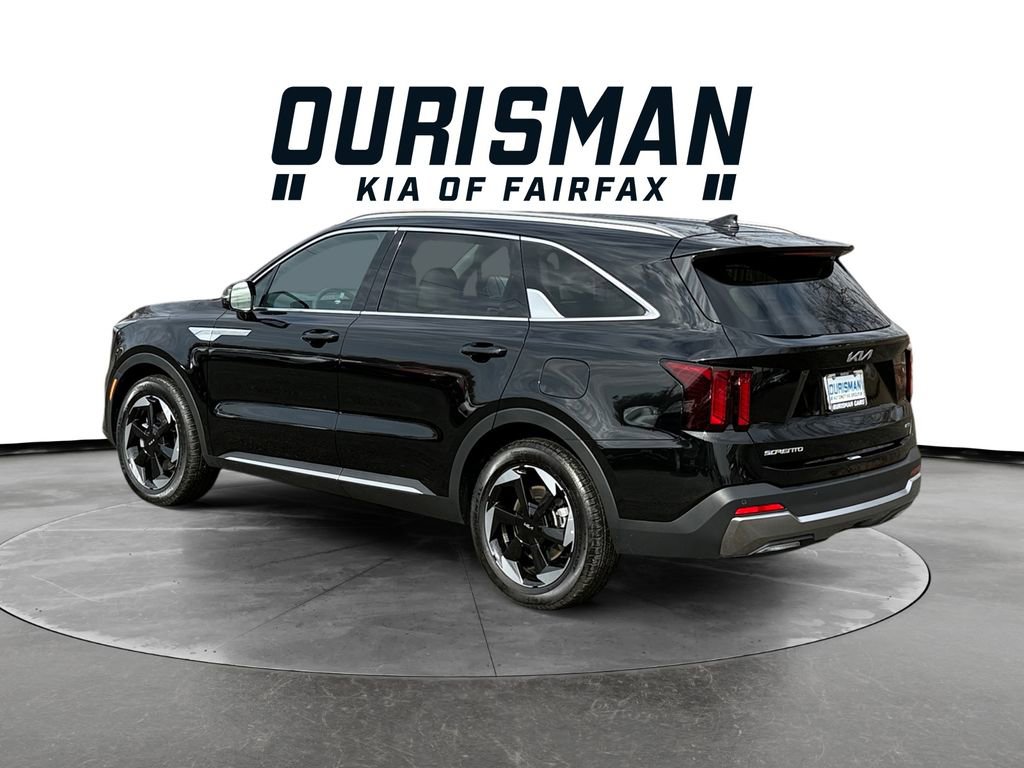 Certified 2025 Kia Sorento EX image 4