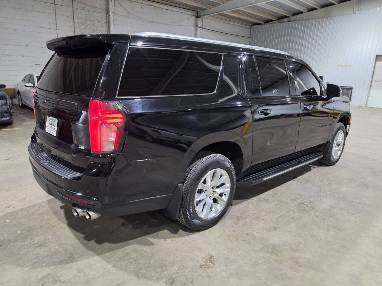 Used 2023 Chevrolet Suburban Premier AWD/4WD image 14