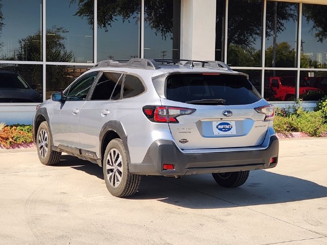 Used 2023 Subaru Outback Premium AWD/4WD image 5
