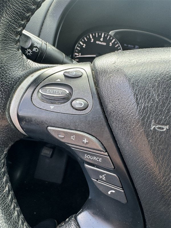 Used 2019 Nissan Pathfinder SV AWD/4WD image 24