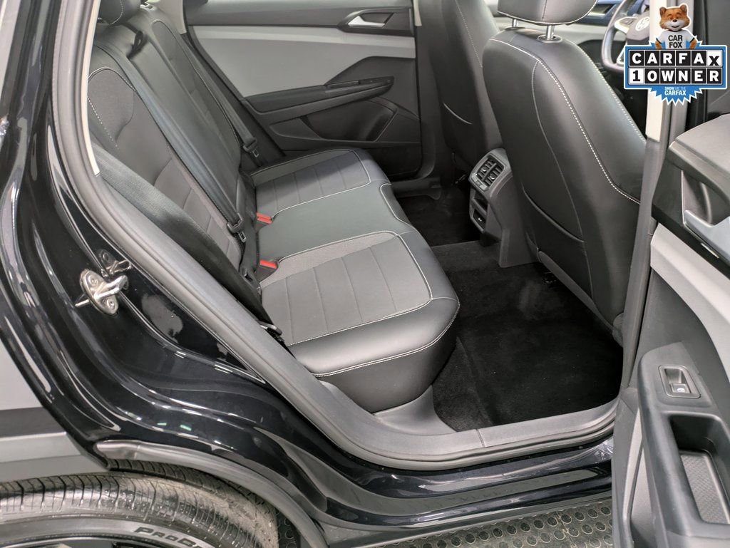 Used 2022 Volkswagen Taos SE w/ Panoramic Sunroof Package image 28
