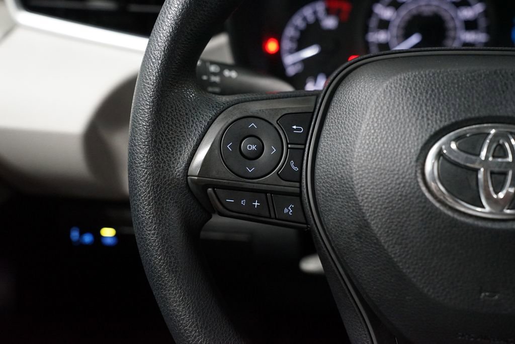 Used 2021 Toyota Corolla L FWD image 14