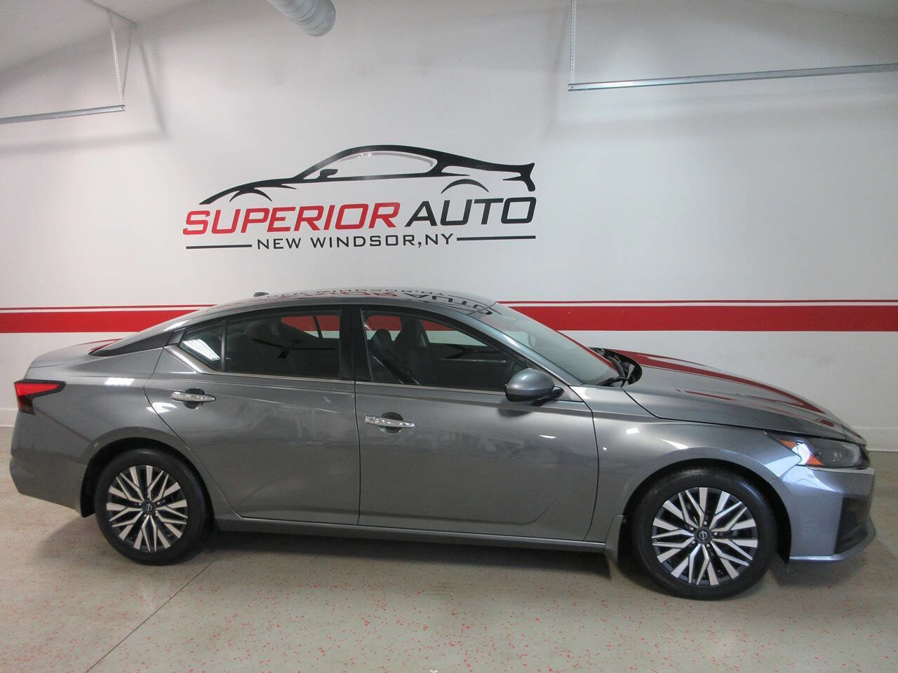 Used 2023 Nissan Altima 2.5 SV FWD image 5