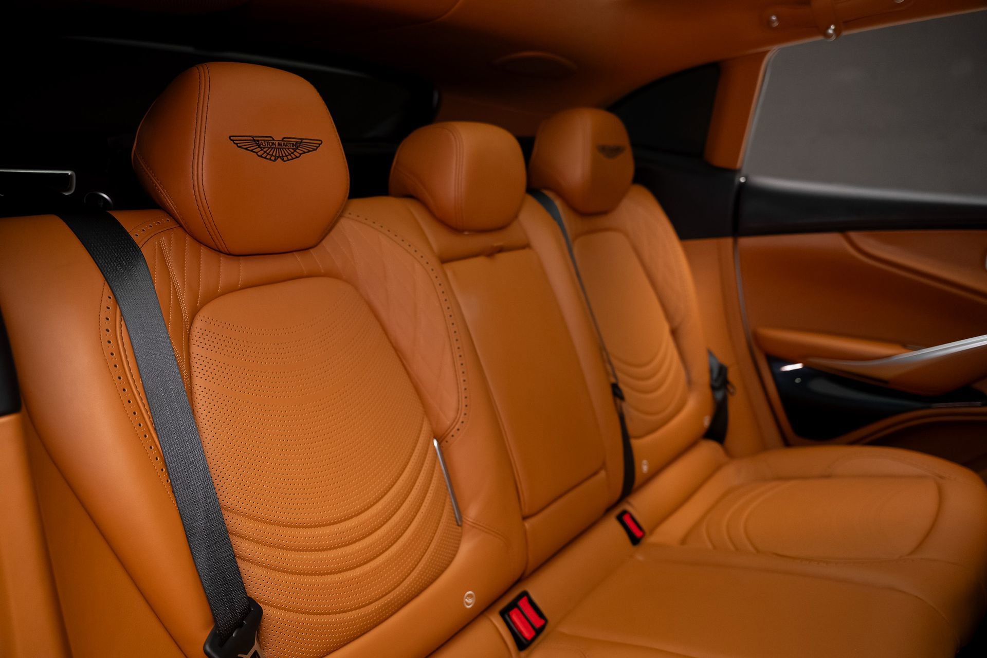 Used 2023 Aston Martin DBX AWD/4WD image 64