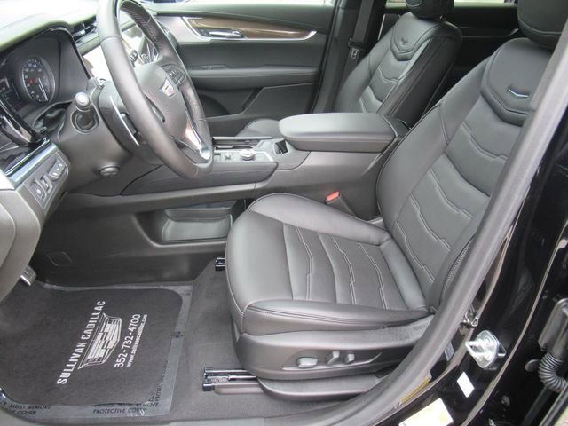 Certified 2025 Cadillac XT6 Sport w/ Platinum Package AWD/4WD image 17
