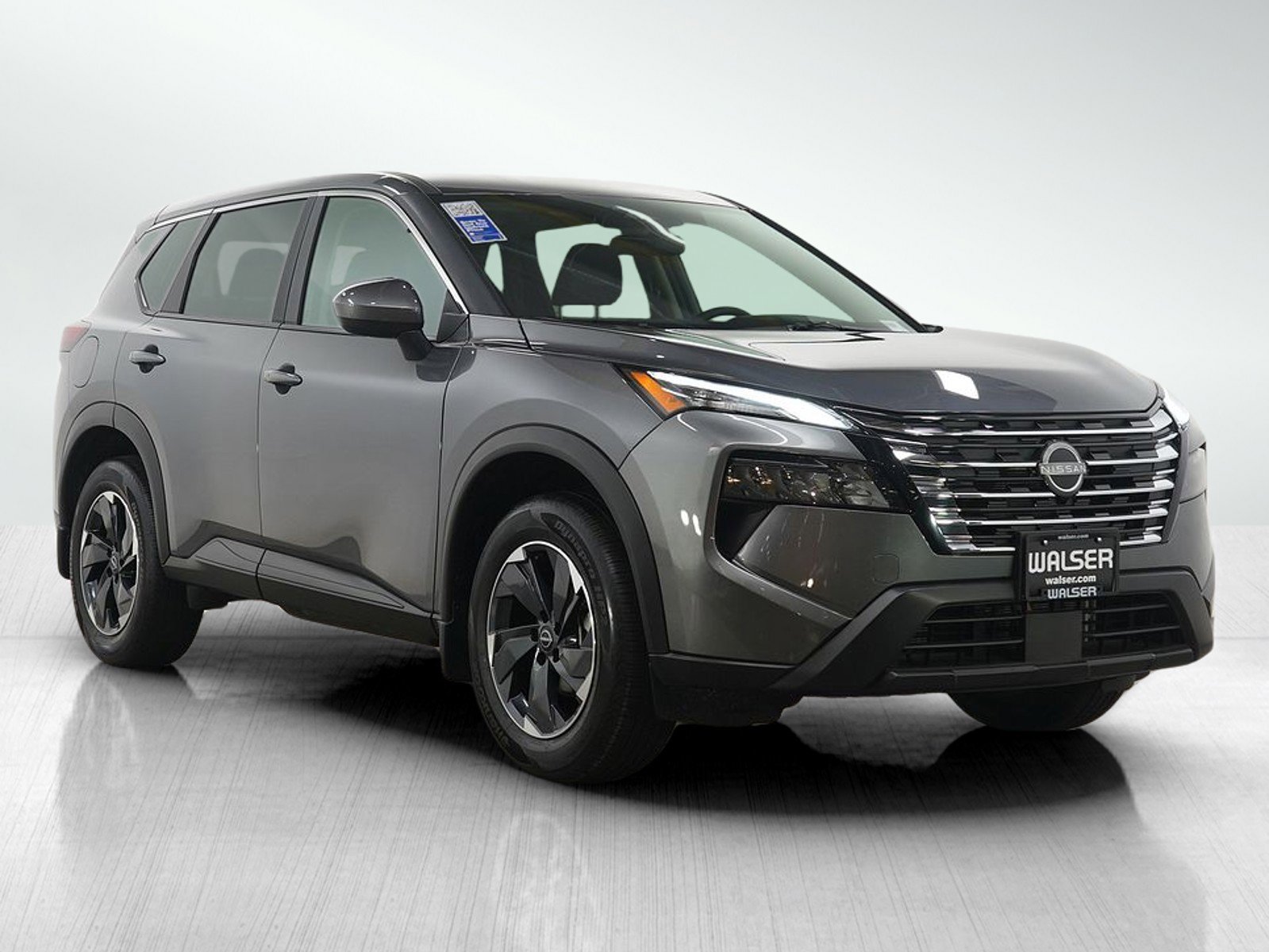 Used 2025 Nissan Rogue SV image 7