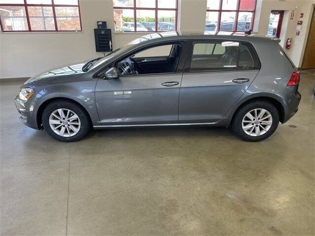 Used 2016 Volkswagen Golf S FWD image 4