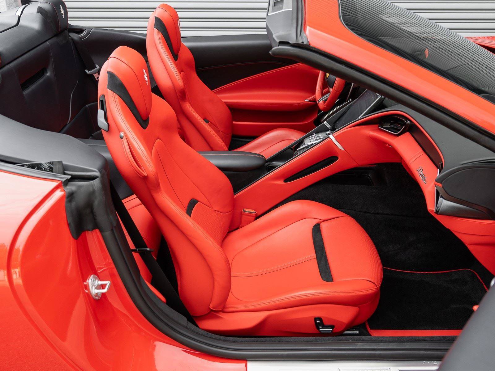 Used 2024 Ferrari Roma Spider RWD image 28