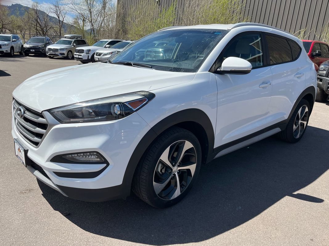 Used 2017 Hyundai Tucson Sport image 3