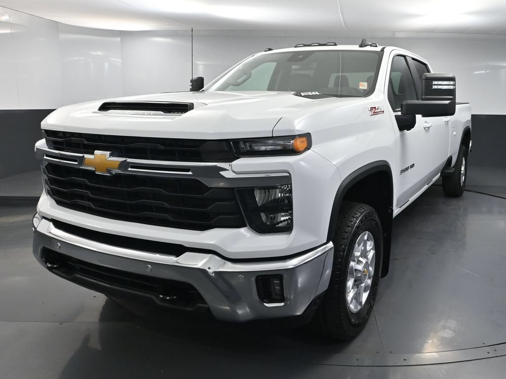 Used 2025 Chevrolet Silverado 3500 LT w/ Safety Package AWD/4WD image 12