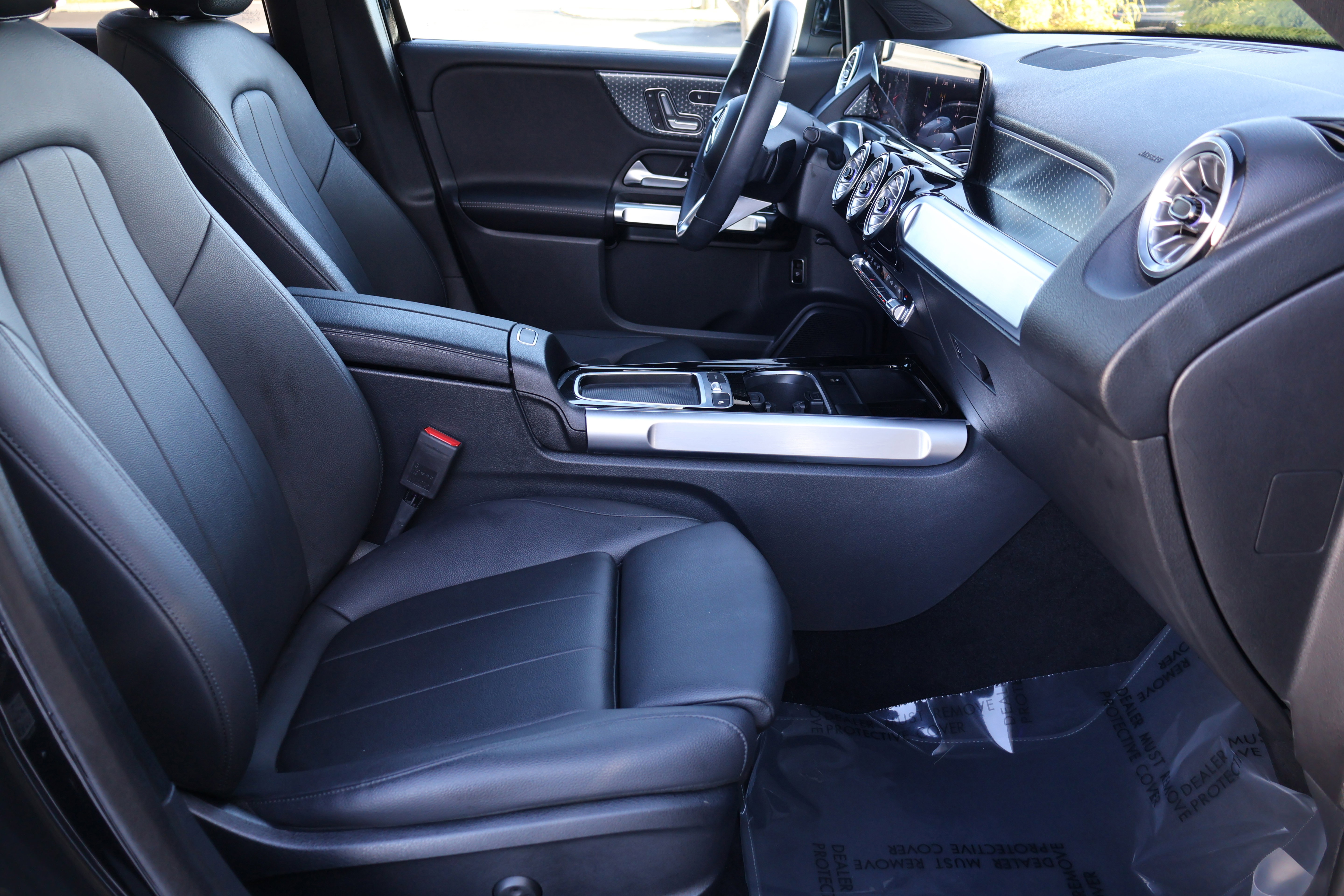 Certified 2024 Mercedes-Benz GLB 250 image 27