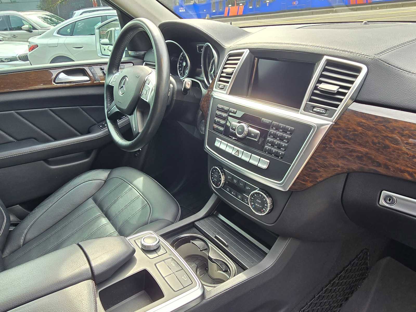 Used 2015 Mercedes-Benz GL 450 4MATIC image 11