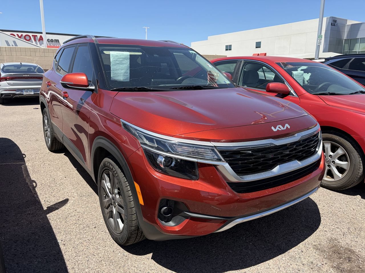 Used 2022 Kia Seltos S FWD image 2