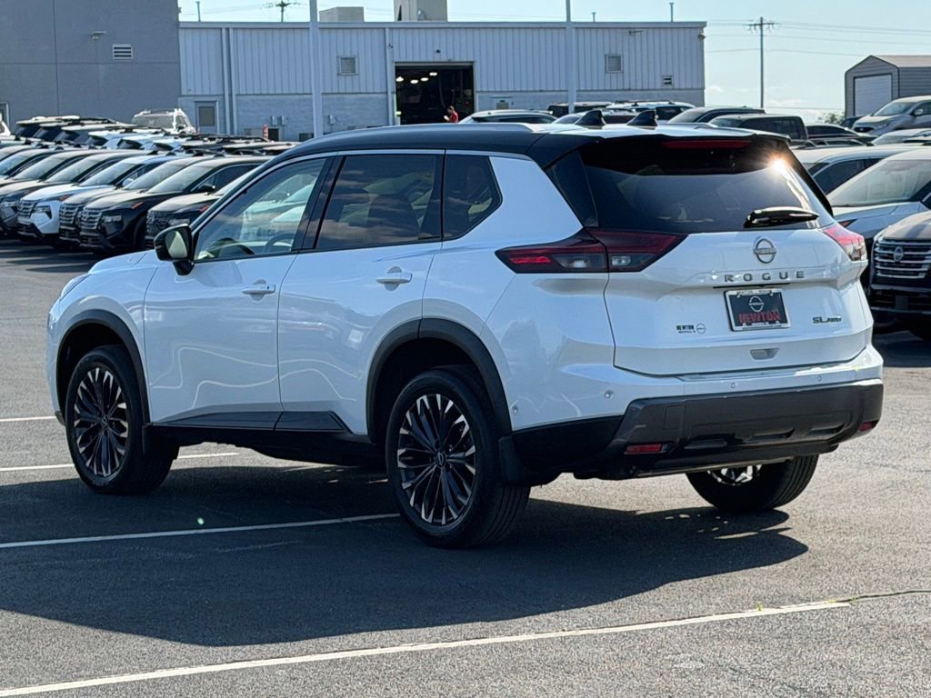 Used 2025 Nissan Rogue SL w/ Tech Package image 7
