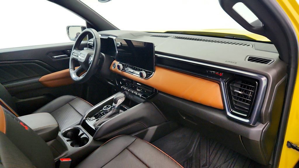 Used 2023 GMC Canyon AT4 w/ AT4 Premium Package image 24