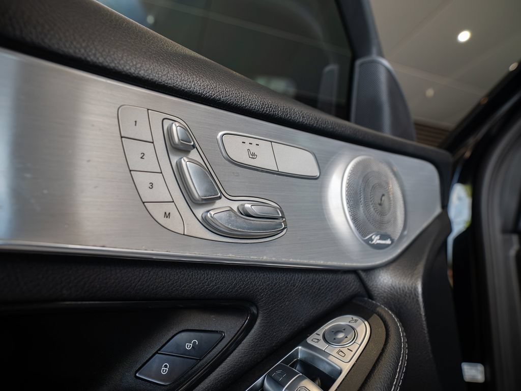 Used 2021 Mercedes-Benz GLC 300 w/ AMG Line image 21