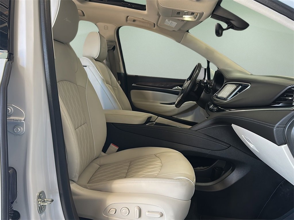 Used 2023 Buick Enclave Avenir w/ Avenir Technology Package image 19