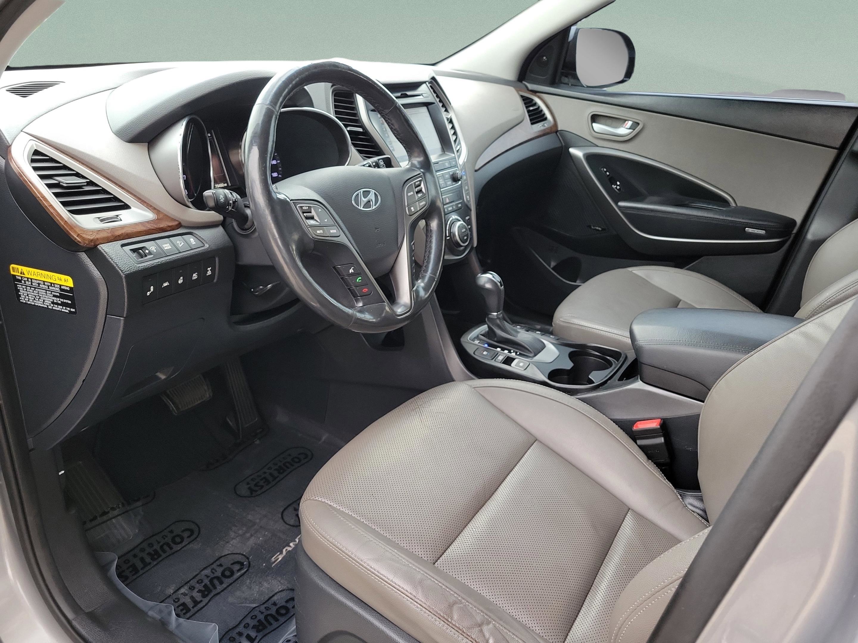 Used 2017 Hyundai Santa Fe AWD w/ SE Ultimate Tech Package 03 image 15