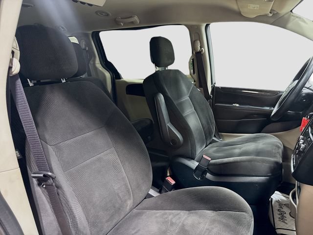 Used 2018 Dodge Grand Caravan SE FWD image 21